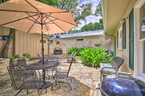 The Amorosa Cottage with Patio - Walk Downtown!